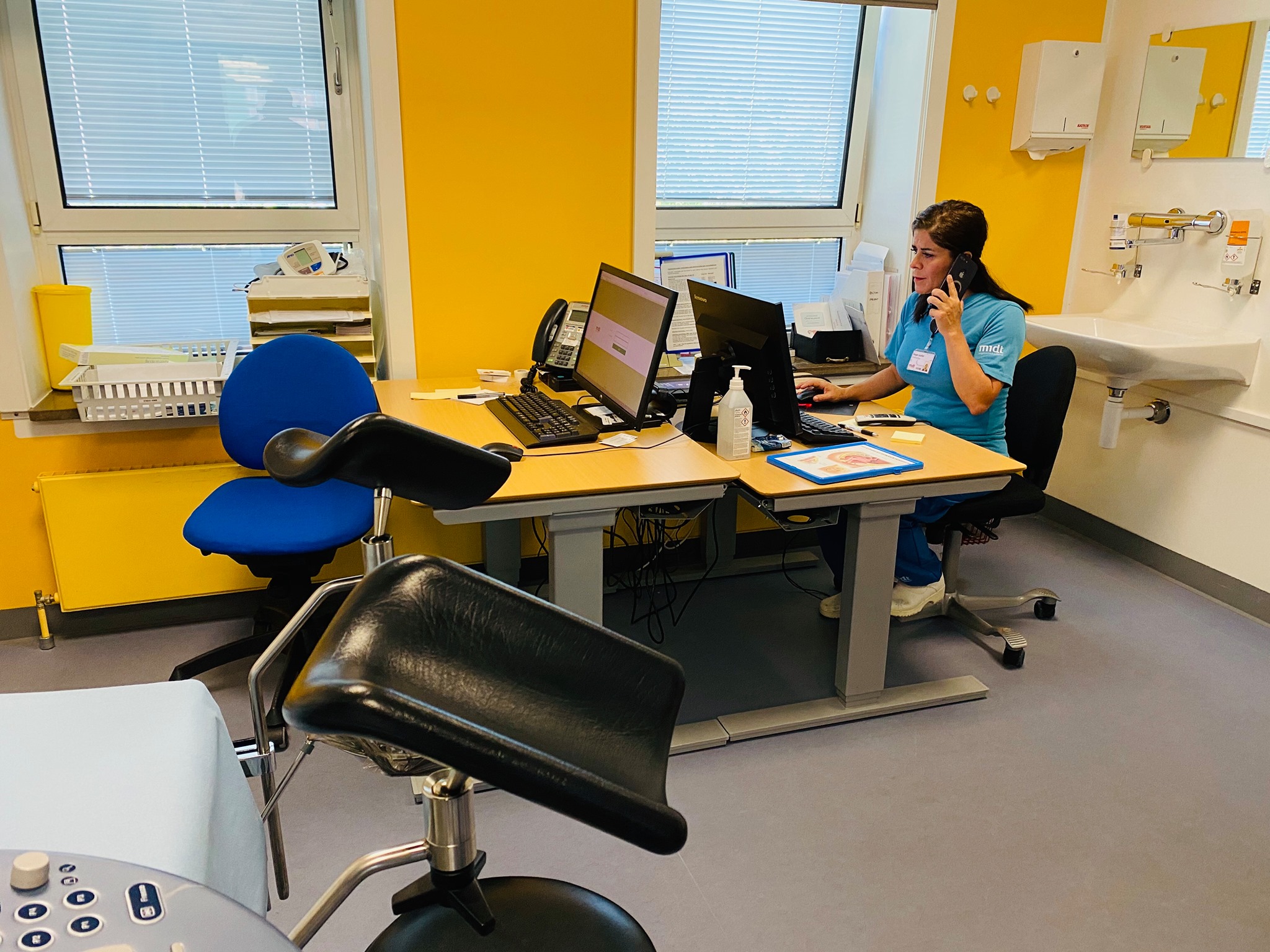 خاوەنی ئەکاونتێکی ساختەی دکتۆرێکی ئافرەتان دەستگیر کرا